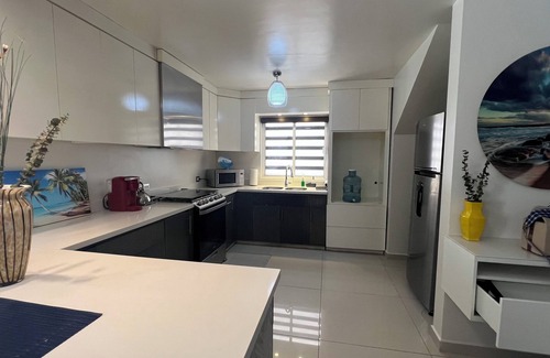 Cervera Kiriakides Casa | Beautiful New Casa Blanca! Family and friends will enjoy a lovely stay