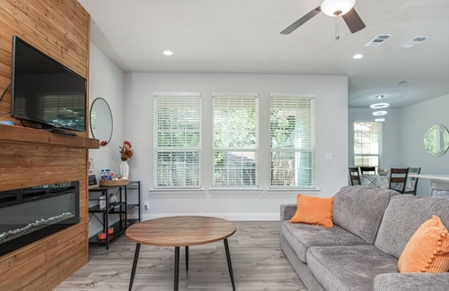 Lake Dallas Casa | beautiful new construction house (2022) with pool