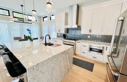 Country Club Estates Casa | BEAUTIFUL NEW HOME WITH PRIVATE POOL!