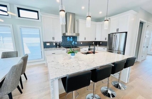 Country Club Estates Casa | BEAUTIFUL NEW HOME WITH PRIVATE POOL!
