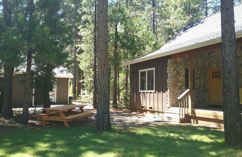 Burney Casa | Hermosa casa nueva en un entorno tipo bosque
