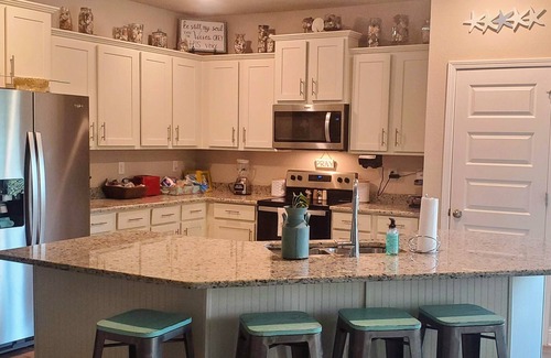 Foley Casa | Beautiful new home located minutes from OWA and the Wharf