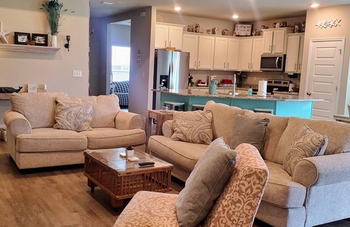 Foley Casa | Beautiful new home located minutes from OWA and the Wharf