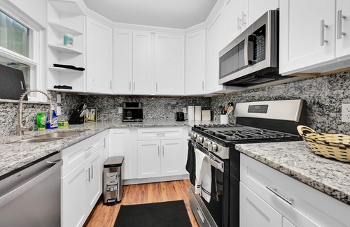Southeast Houston Casa | Beautiful new home very close to a lot of restaurants and shops. Ni