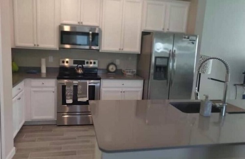 Westside Casa | Beautiful, New & Modern Home in a quiet Area.