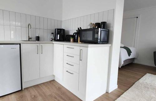 Onerahi Apartamento | Beautiful New Onerahi Studio