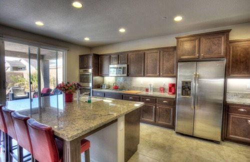 Indio Casa | Hermosa estrenar de lujo, 4 Dormitorio Principal Con 40 Foot Piscina de agua salada