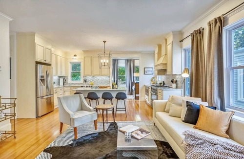 Forest Hills - Woodbourne Condominio | Beautiful New Renovation | near T
