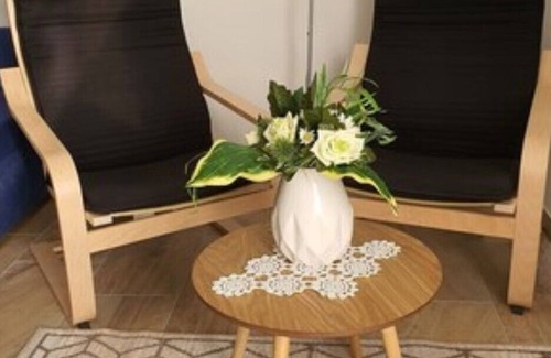 Mejasi Apartamento | Beautiful new studio with bay and mountain views