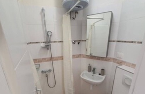 Mejasi Apartamento | Beautiful new studio with bay and mountain views