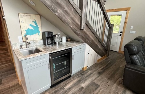 Georgetown Cabina | Beautiful New Waterfront Cabin with Sauna!