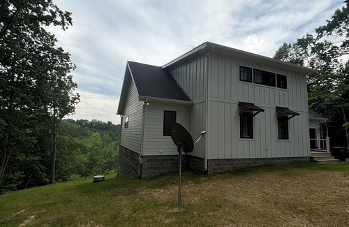 Smithville Casa | Beautiful newly built Center Hill Lake retreat. Minutes to the marinas.