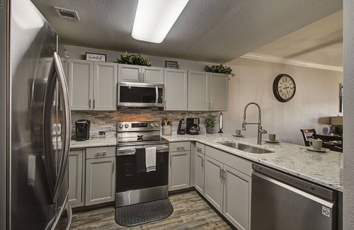 Pigeon Forge Condominio | BEAUTIFUL NEWLY REMODELED COZY AND COMFORTABLE UNIT