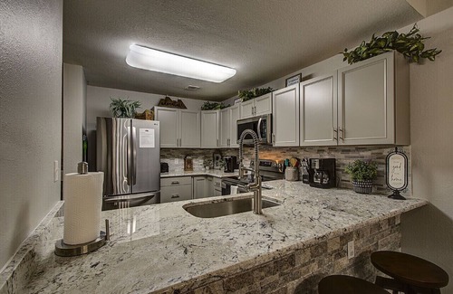 Pigeon Forge Condominio | BEAUTIFUL NEWLY REMODELED COZY AND COMFORTABLE UNIT