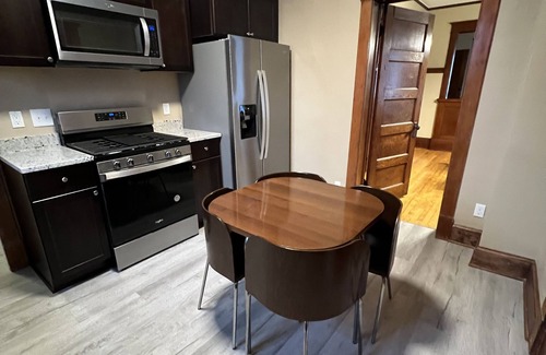 Payne - Phalen Casa | Beautiful newly refinished 5 bedroom, single-family home close to St Paul Mpls