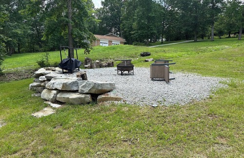 Jacksboro Casa | Beautiful Newly Renovated Lake House on Norris Lake minutes away from amenities!
