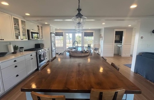 Silver Beach Casa | Beautiful Newly Renovated Home in New Silver Beach on Cape Cod in Falmouth, MA!