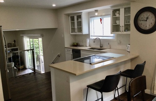 Sarnia Casa | Beautiful North End Executive Retreat