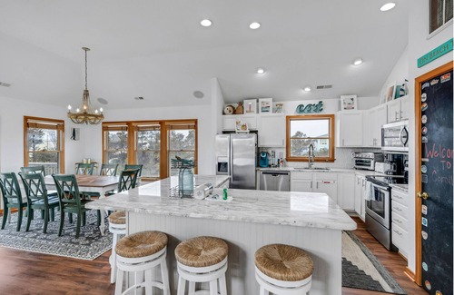 Whalehead Beach Cabaña | Beautiful OBX Home w. Pristine Views by RedAwning
