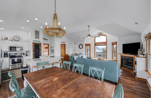 Whalehead Beach Cabaña | Beautiful OBX Home w. Pristine Views by RedAwning