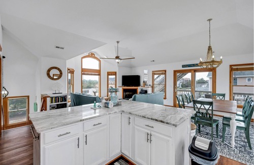 Whalehead Beach Cabaña | Beautiful OBX Home w. Pristine Views by RedAwning
