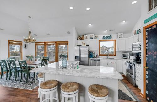 Whalehead Beach Casa | Beautiful OBX Home w, Pristine Views cottage