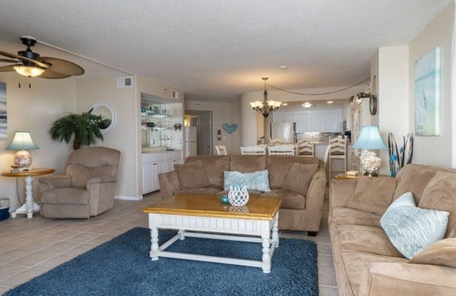 Crescent Beach Condominio | Hermoso condominio frente al mar de 3 habitaciones