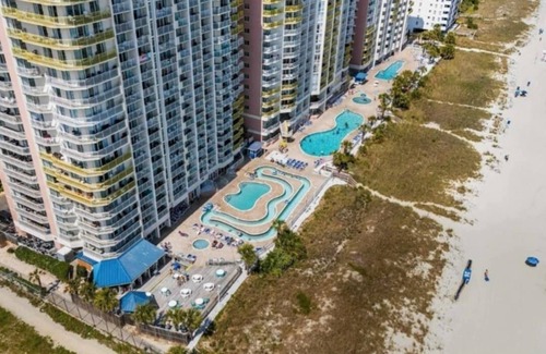 Atlantic Beach Condominio | Beautiful OCEANFRONT 1-BR condo-N. Myrtle Beach. Indoor/outdoor pools-lazyrivers