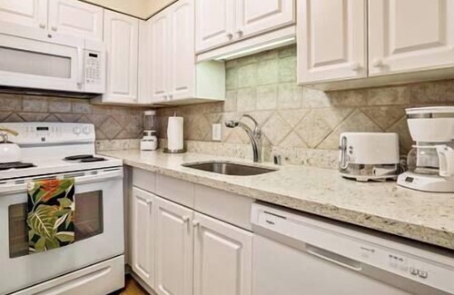 Kahana Apartamento | Beautiful Ocean view Hawaiiana style 1 bedroom condo