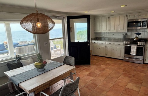 Brant Rock Casa | Beautiful Ocean Beachfront 3 Bedroom Home