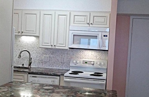 Northeast Virginia Beach Condominio | -Beautiful Ocean Front Condo, Vista al Mar desde todas las habitaciones, piscina + Roof Top Sundeck-