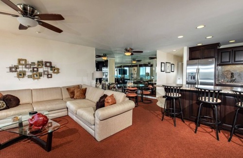 Solana Beach Condominio | BEAUTIFUL OCEAN VIEW--STEPS TO THE BEACH