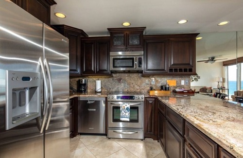 Solana Beach Condominio | BEAUTIFUL OCEAN VIEW--STEPS TO THE BEACH