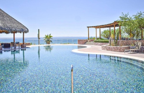 La Paz Casa | Beautiful ocean view condo At Puerta Cortes with pool and Gym Great view!