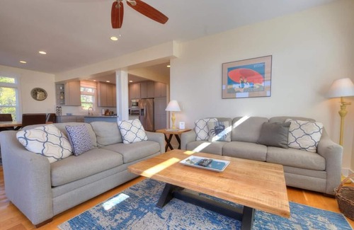 Yaupon Beach Casa | Beautiful, Ocean View 4 BR/4 BA Home-1 Minute Walk to Beach/Pets-Sleeps 12