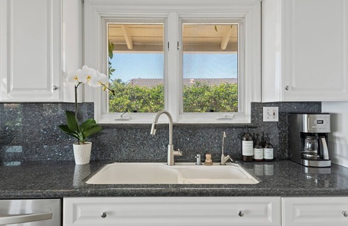 Summerland Casa | Beautiful Ocean Views & great location!