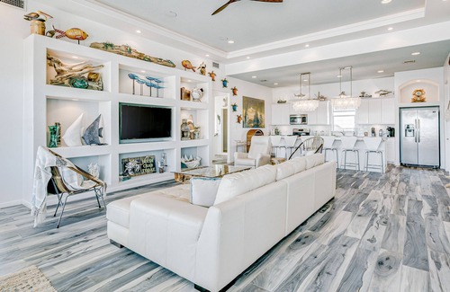 Port Bolivar Casa | Beautiful oceanfront home with expansive decks
