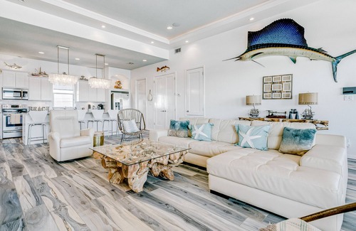 Port Bolivar Casa | Beautiful oceanfront home with expansive decks