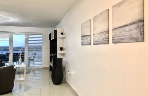 Penuelas Casa | Hermosa propiedad con vista al mar