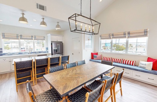 Downtown Casa | Beautiful Oceanview home with outdoor grill and spacious rooftop