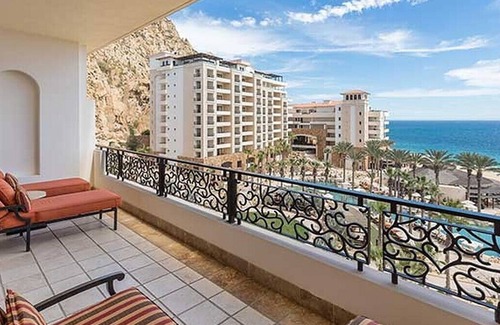 Los Cangrejos II y III Complejo | Beautiful one Bedroom master suite at Rancho San Lucas with 18 hole golf course.