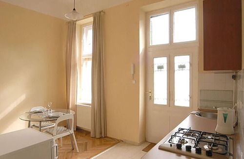 Belso-Ferencvaros Apartamento | Beautiful one bed next to Danube in charming Budapest