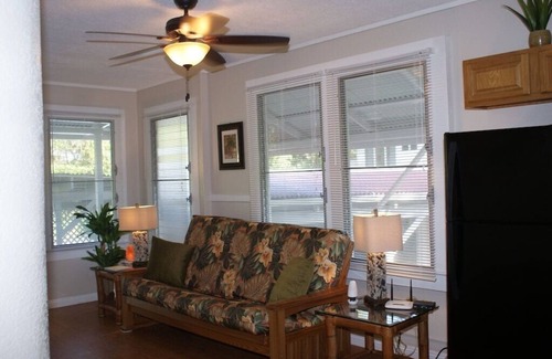 Keaukaha Casa | Beautiful One Bedroom AC Beach Cottage