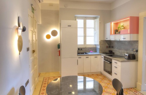Valletta Apartamento | Beautiful one bedroom seafront apartment VPAL1-1