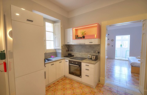 Valletta Apartamento | Beautiful one bedroom seafront apartment VPAL1-1