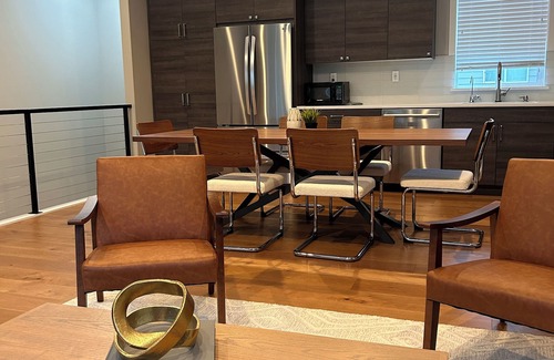 Carver Casa | Beautiful One Family Home - Near PDX / Waterfront