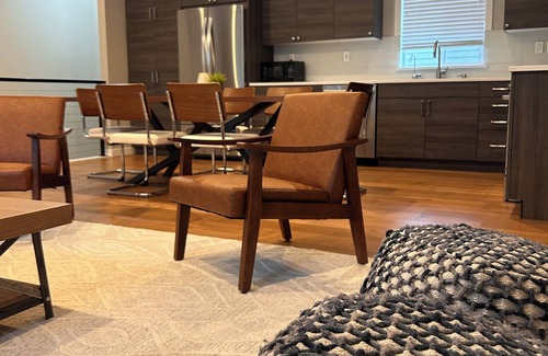 Carver Casa | Beautiful One Family Home - Near PDX / Waterfront