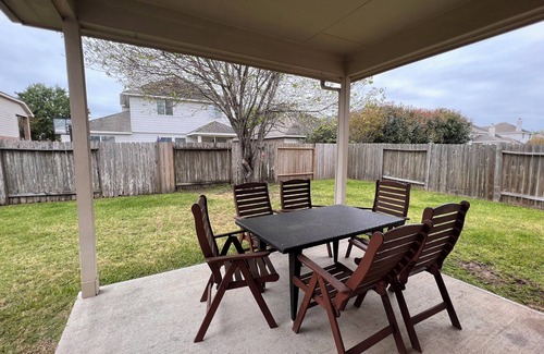 Katy Casa | Beautiful One floor 3-bedroom house with an Office
