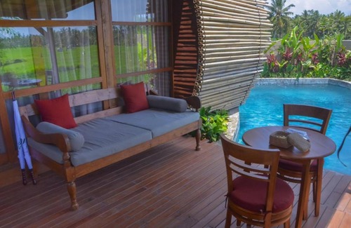 Peliatan Villa | Hermosa vida abierta con Bee House