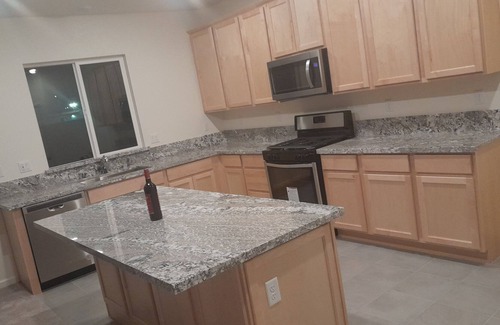 Fowler Casa | Beautiful open new home located in the beautiful city of Fowler California......